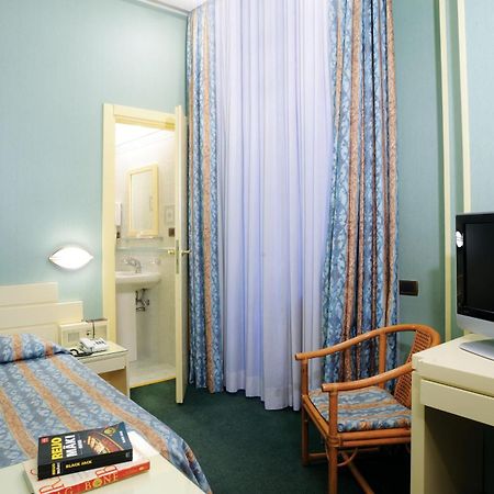 Hotel Patria โรม ภายนอก รูปภาพ