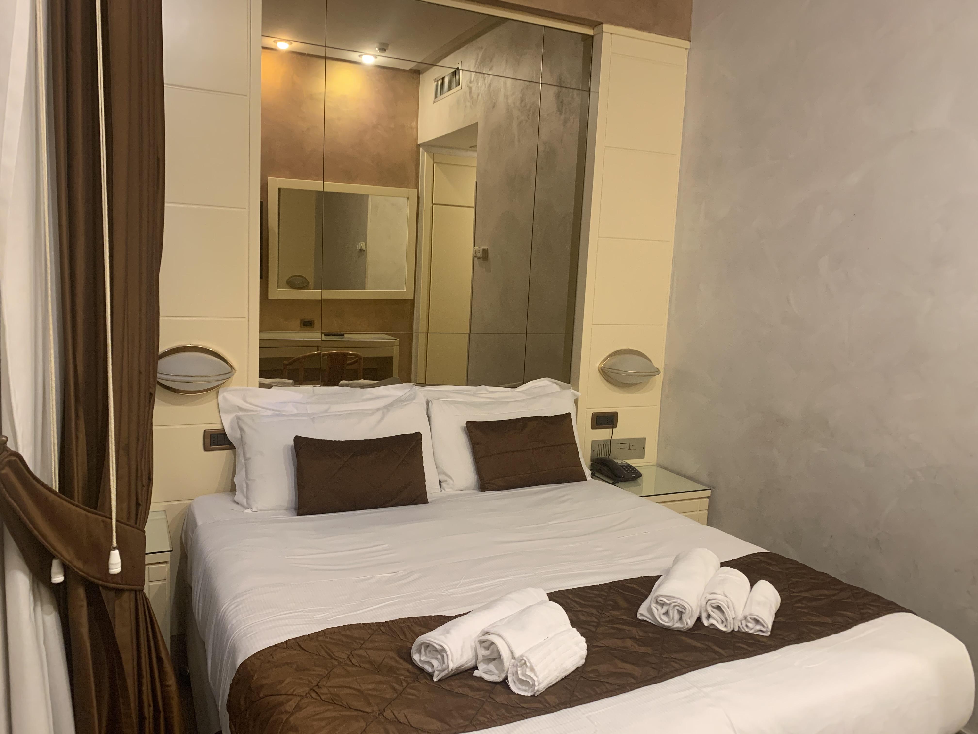 Hotel Patria โรม ภายนอก รูปภาพ