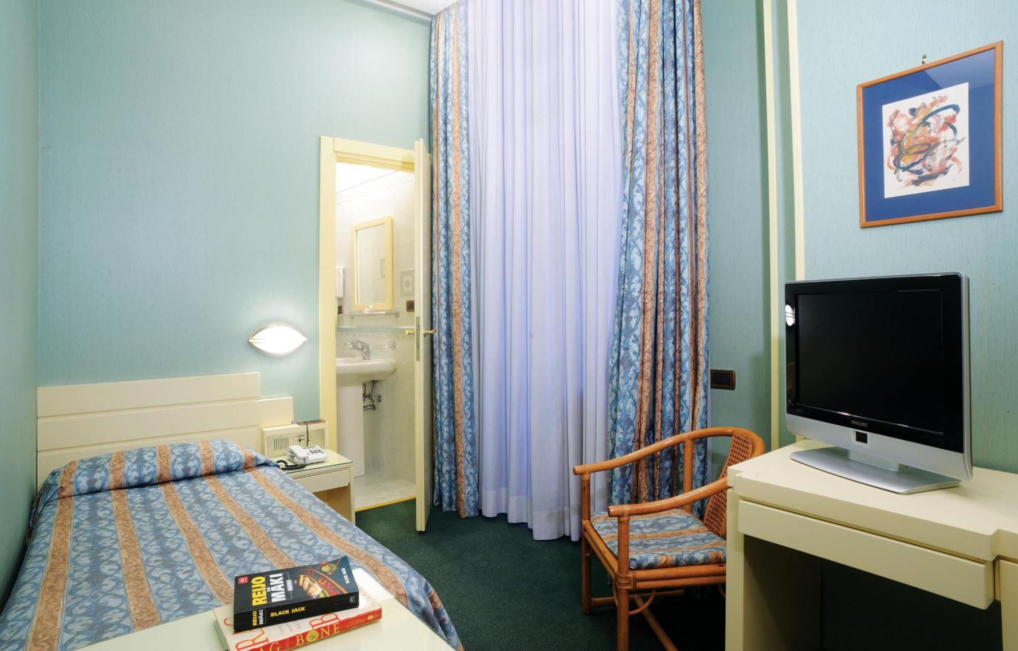 Hotel Patria โรม ภายนอก รูปภาพ