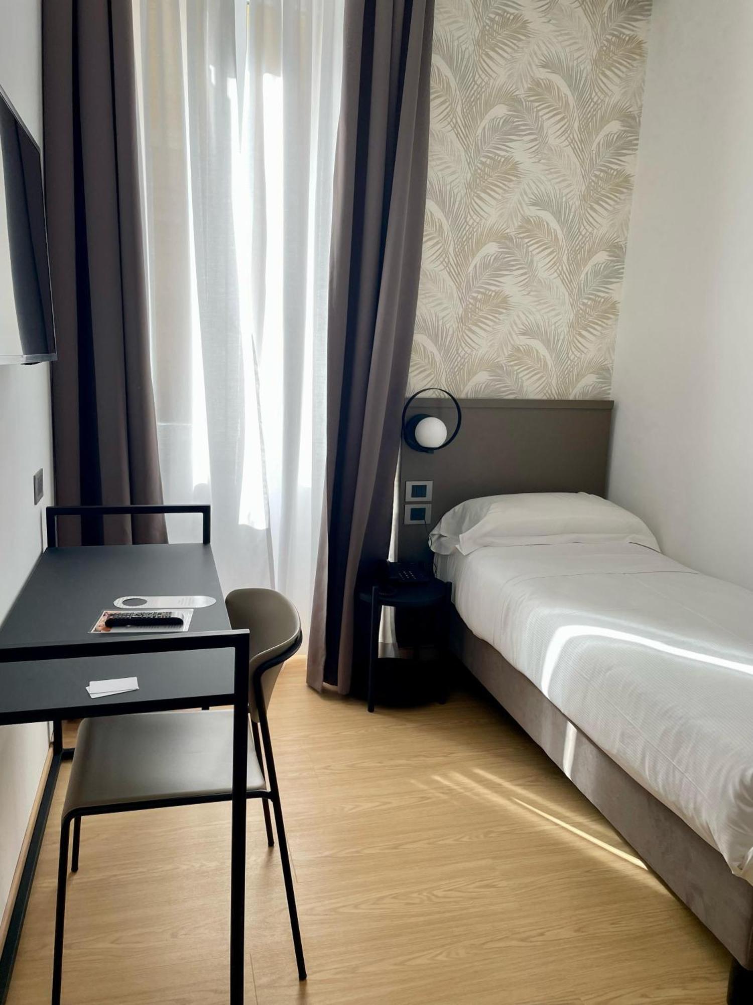 Hotel Patria โรม ภายนอก รูปภาพ